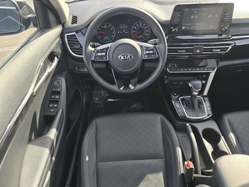 Used 2021 Kia Seltos EX image 34