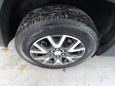 Certified 2023 GMC Acadia SLE w/ Driver Convenience Package image 30