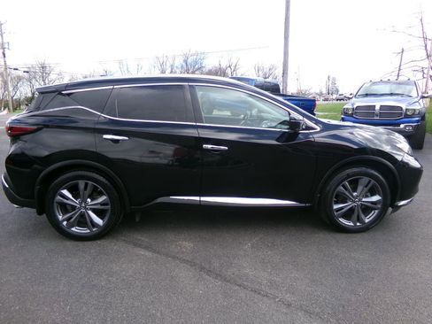 Used 2019 Nissan Murano Platinum image 2