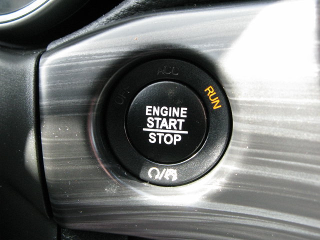 Used 2020 Jeep Grand Cherokee Altitude AWD/4WD image 18