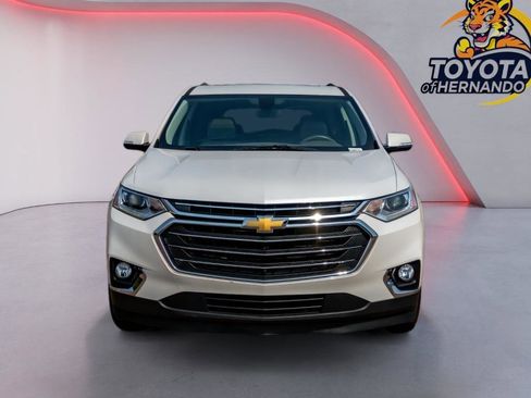 Used 2019 Chevrolet Traverse LT w/ LT Premium Package image 2