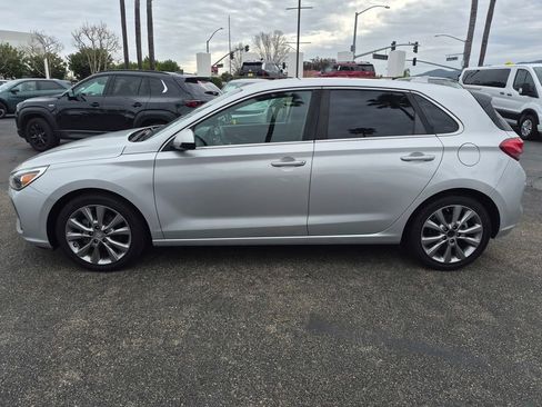 Used 2018 Hyundai Elantra GT image 4