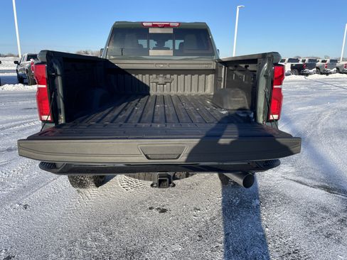 Used 2025 Chevrolet Silverado 2500 ZR2 w/ Technology Package image 25