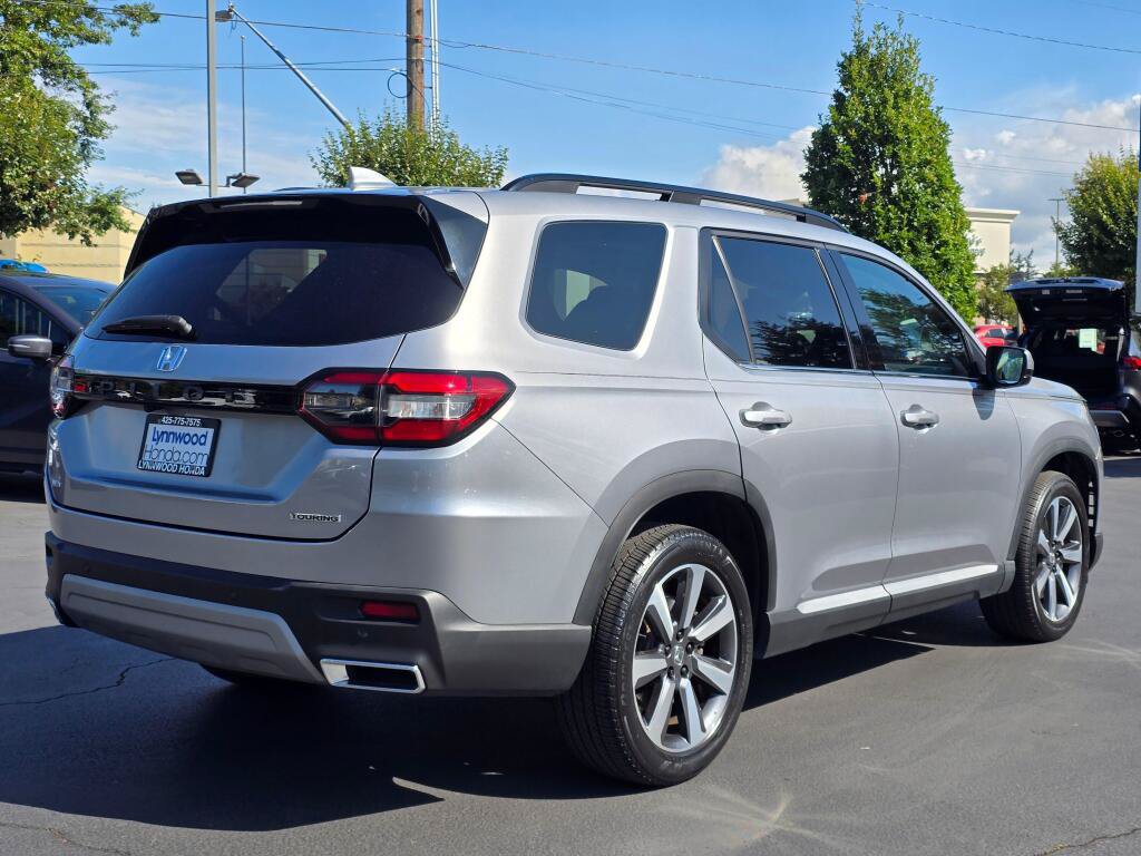 Certified 2025 Honda Pilot Touring image 11