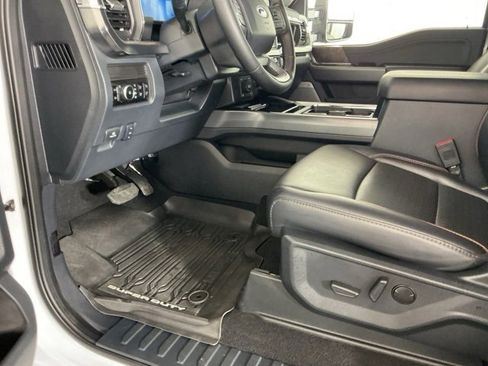 Certified 2025 Ford F350 Lariat w/ Black Appearance Package image 18
