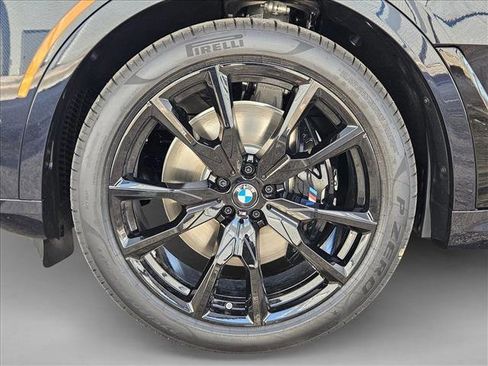 Certified 2026 BMW X7 xDrive40i w/ M Sport Package AWD/4WD image 9