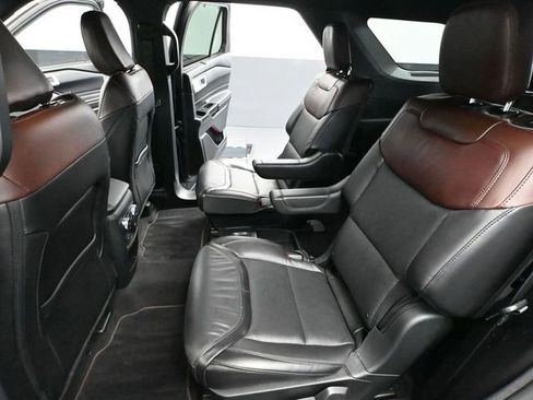 Used 2021 Ford Explorer Platinum w/ Equipment Group 601A image 37