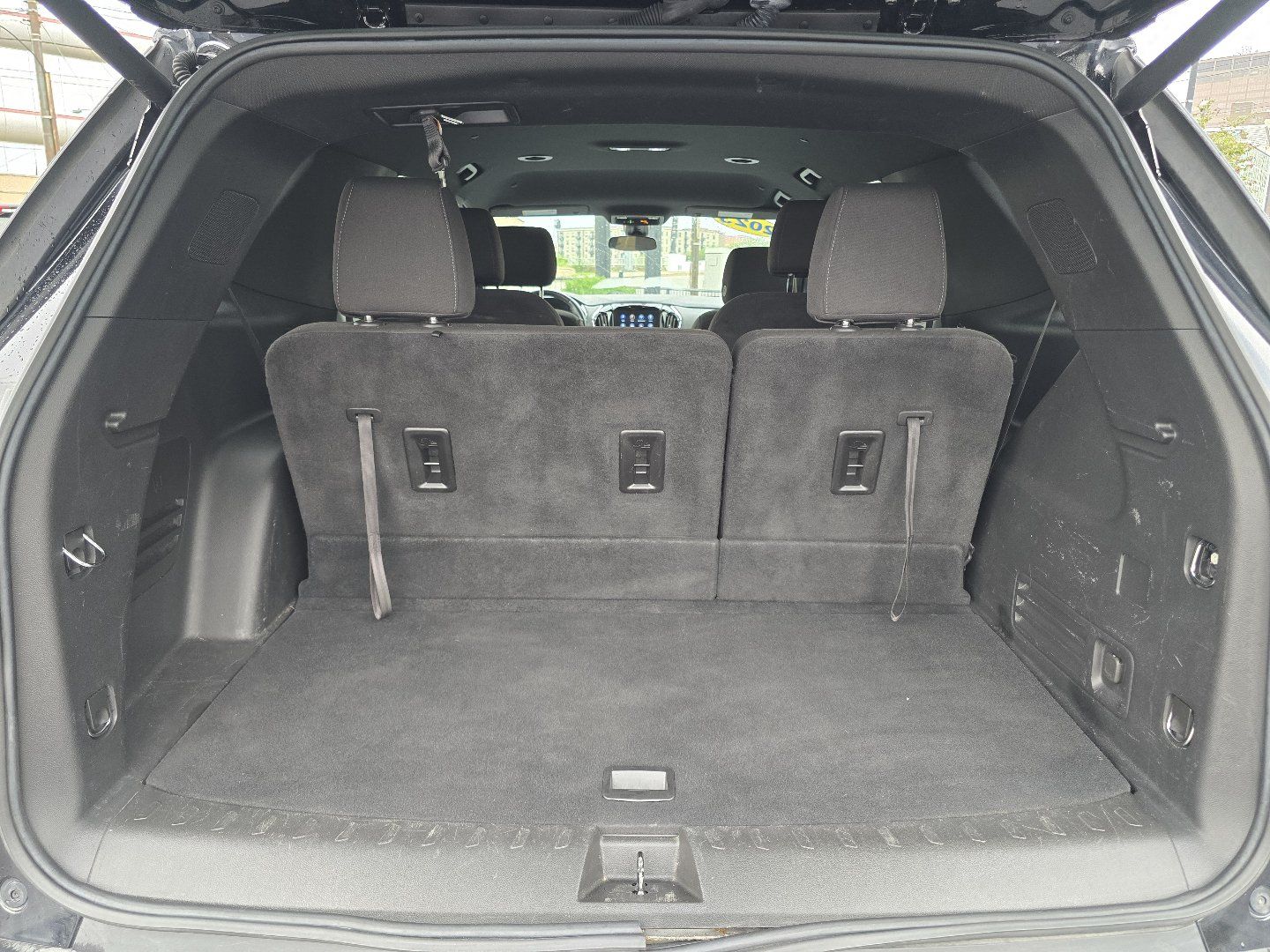 Used 2023 Chevrolet Traverse LT FWD image 28
