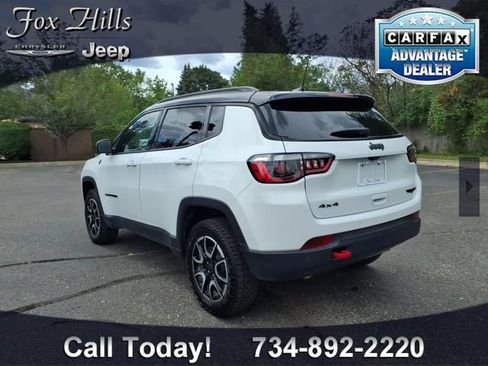 Used 2025 Jeep Compass Trailhawk w/ Sun & Sound Group AWD/4WD image 6