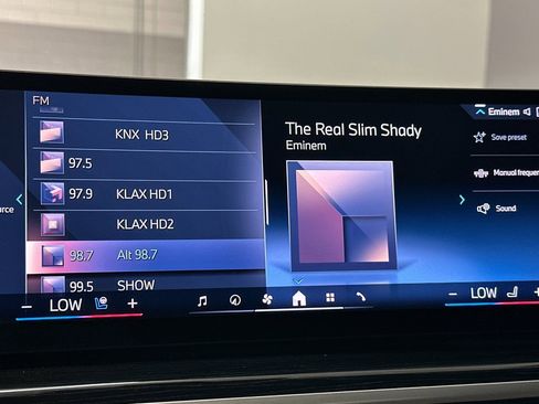 Used 2024 BMW X7 xDrive40i w/ M Sport Package image 24