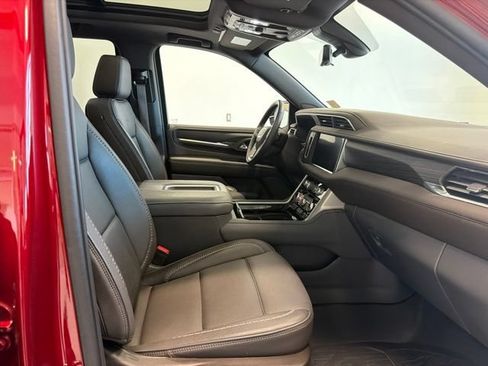Used 2021 GMC Yukon Denali w/ Denali Premium Package AWD/4WD image 44