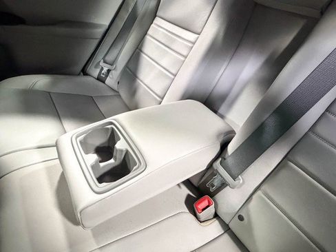 Used 2017 Toyota Camry XLE image 16