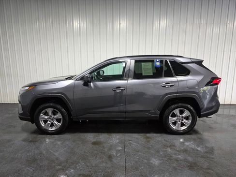 Used 2023 Toyota RAV4 LE AWD/4WD image 4