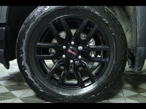 Used 2024 GMC Sierra 1500 Elevation w/ Elevation Premium Package image 9