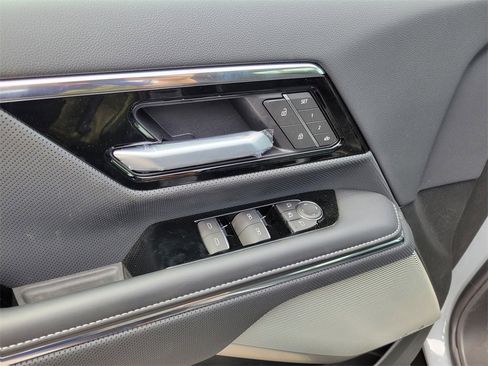 New 2025 GMC Sierra EV Denali image 8