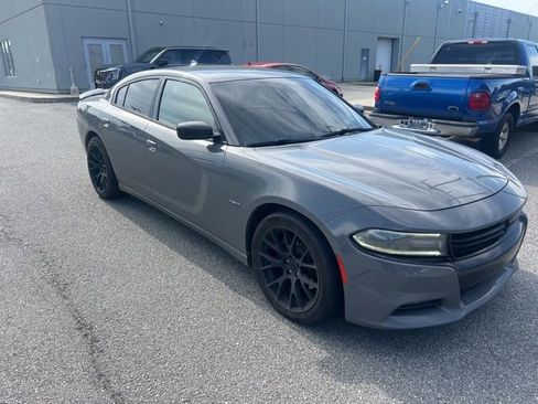 Used 2018 Dodge Charger R/T w/ Blacktop Package RWD image 2