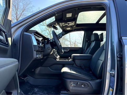 New 2026 GMC Yukon XL Denali w/ Denali Reserve Package AWD/4WD image 10