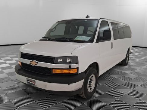 Used 2024 Chevrolet Express 3500 LT w/ LT Preferred Equipment Group image 7