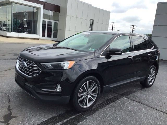 Certified 2023 Ford Edge Titanium AWD/4WD image 2