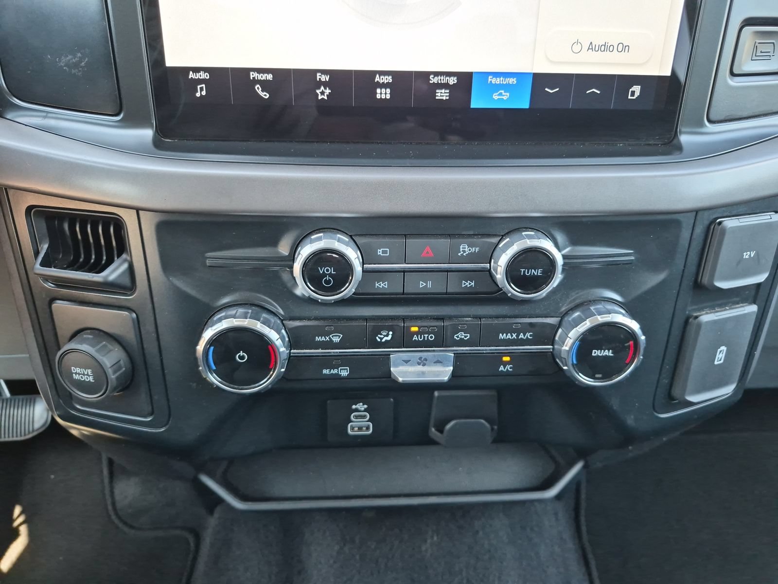 Used 2025 Ford F150 XLT w/ Equipment Group 301A Standard RWD image 33