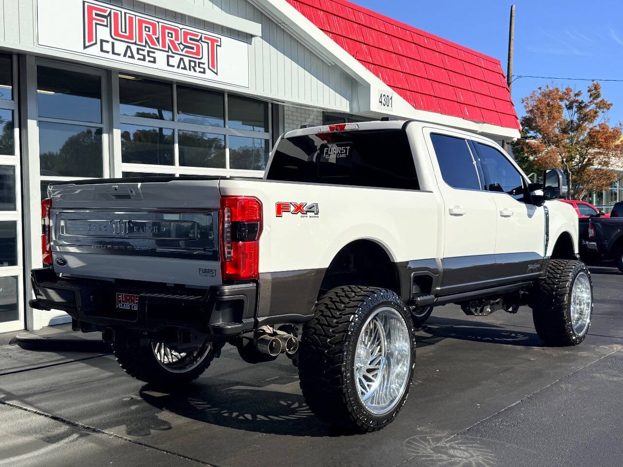 Used 2025 Ford F250 King Ranch w/ FX4 Off-Road Package AWD/4WD image 3