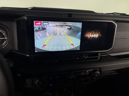 Used 2024 Jeep Wrangler Unlimited Rubicon 4xe w/ Technology Group AWD/4WD image 21