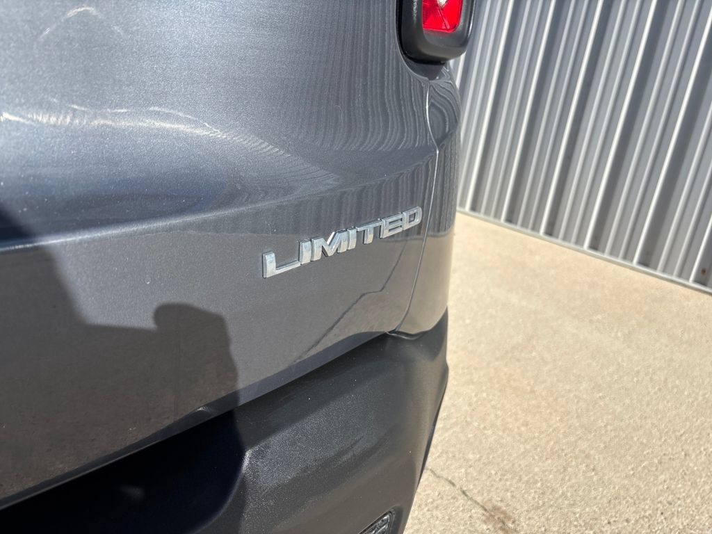 Used 2023 Jeep Renegade Limited AWD/4WD image 10