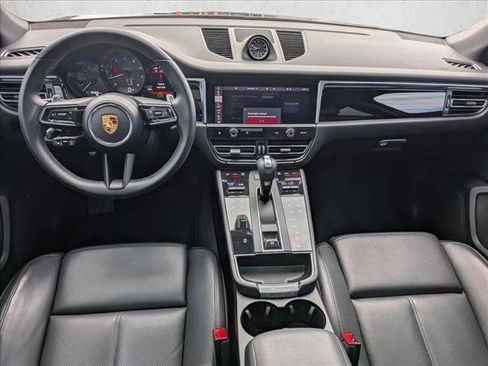 Used 2023 Porsche Macan AWD/4WD image 18