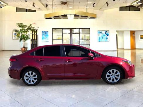 Used 2024 Toyota Corolla LE FWD image 4