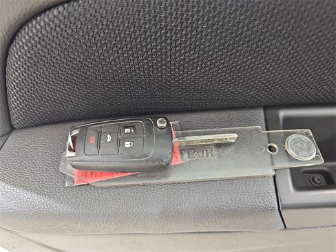 Used 2015 Chevrolet Cruze LT image 39