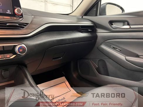 Used 2025 Nissan Altima 2.5 SV FWD image 43