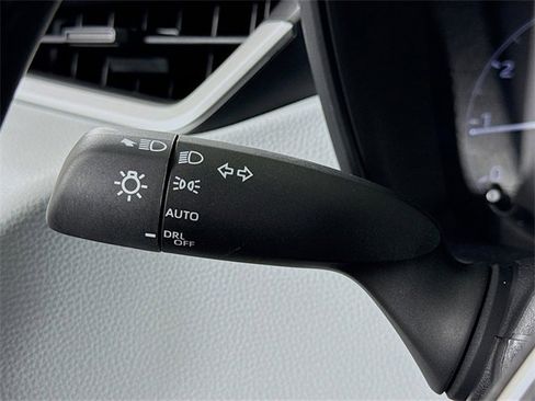 Certified 2025 Toyota Corolla SE image 15