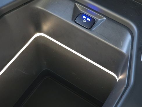 Used 2023 Land Rover Defender 130 S image 23