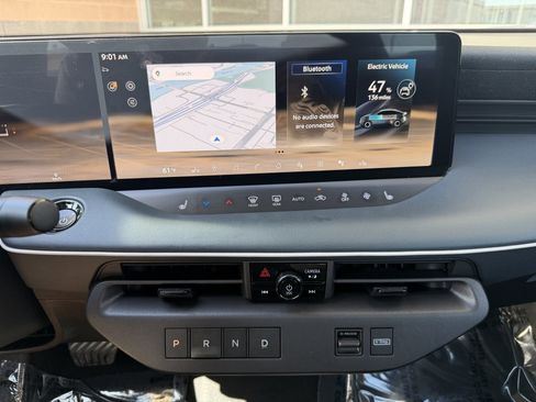 Used 2026 Nissan Leaf SV+ w/ Floor Mat Package (SV+) FWD image 18