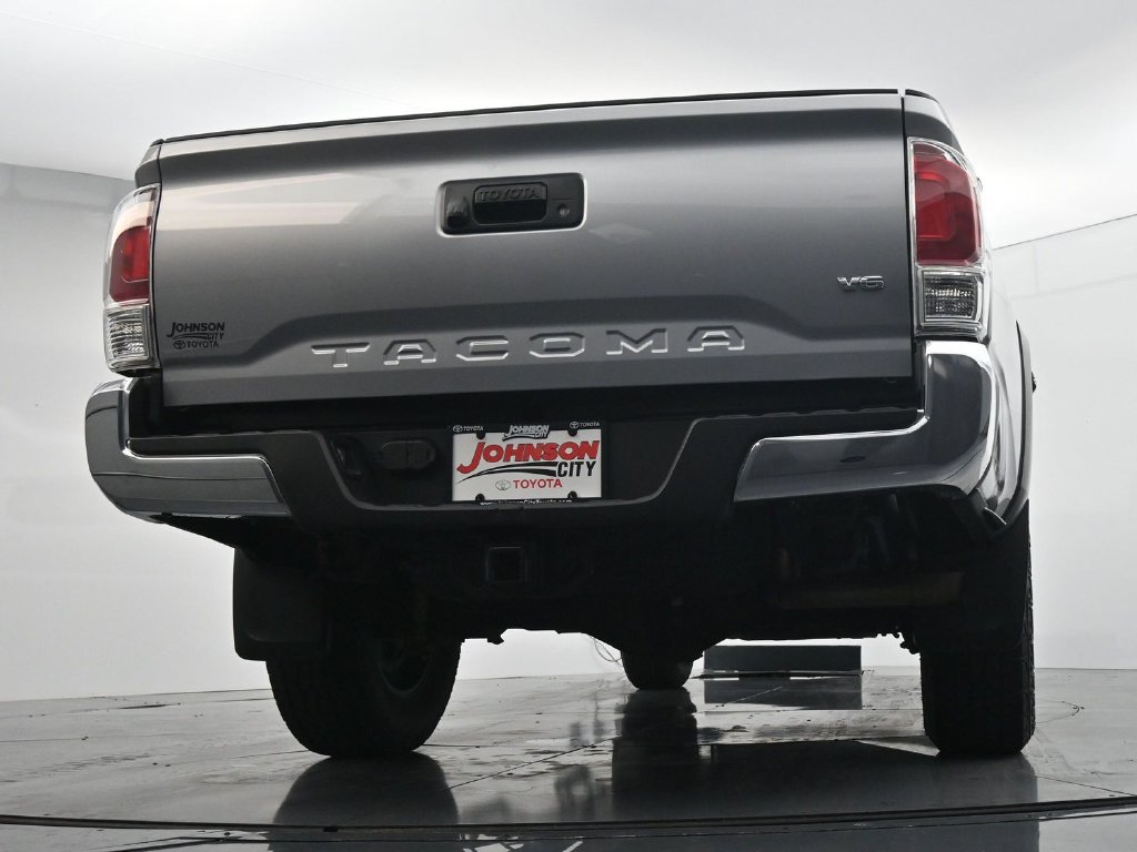 Used 2021 Toyota Tacoma TRD Off-Road AWD/4WD image 39