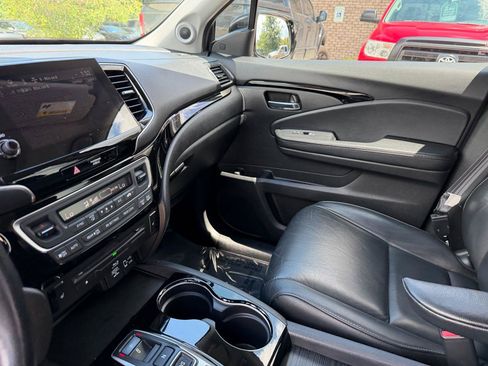 Used 2019 Honda Pilot Touring image 10