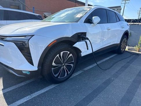 Used 2024 Chevrolet Blazer EV LT AWD/4WD image 2