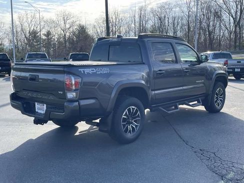 Used 2022 Toyota Tacoma TRD Sport w/ Technology Package image 5