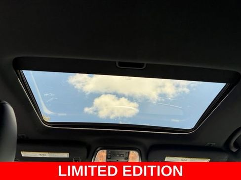 Used 2018 Jeep Grand Cherokee Limited w/ Trailer Tow Group IV AWD/4WD image 17