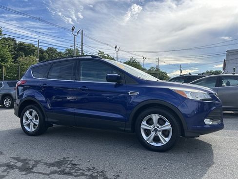 Used 2016 Ford Escape SE w/ Equipment Group 201A AWD/4WD image 3