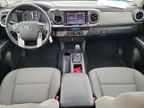 Used 2022 Toyota Tacoma SR5 w/ Technology Package RWD image 15