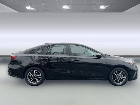 Used 2023 Kia Forte LXS image 8