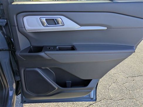 New 2025 Ford Explorer Active w/ Active Comfort Package image 33