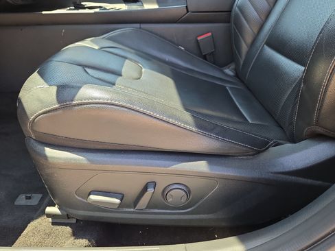 Used 2025 Hyundai Elantra Limited FWD image 17