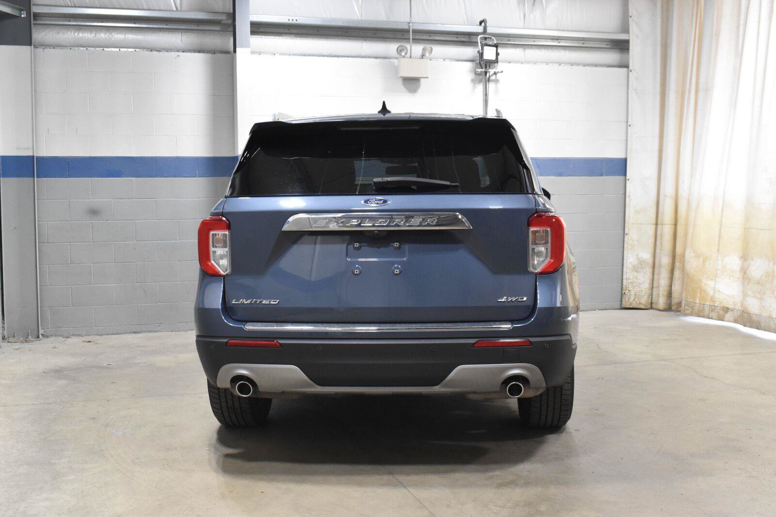 Used 2021 Ford Explorer Limited w/ Equipment Group 301A AWD/4WD image 24