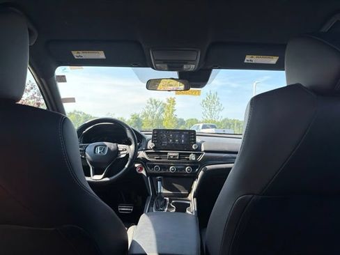 Used 2022 Honda Accord Sport image 15