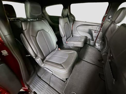 New 2026 Chrysler Pacifica Select image 27