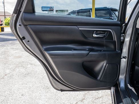 Used 2015 Nissan Altima 2.5 S w/ Sport Value Package FWD image 11