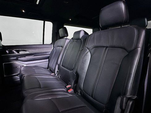 Used 2022 Jeep Wagoneer Series II w/ Premium Group I image 23