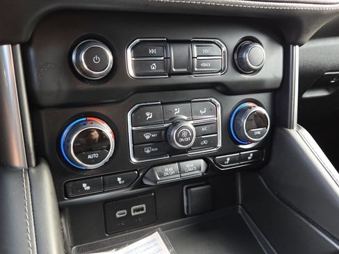 Used 2024 Chevrolet Tahoe LT w/ Luxury Package image 23